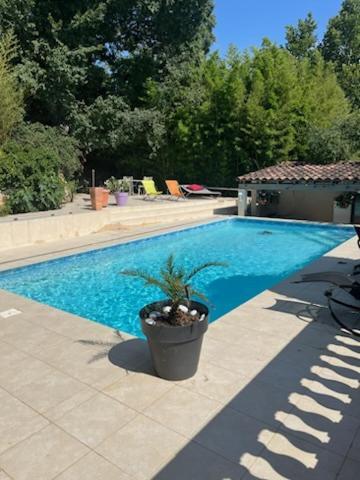 L'Appartement Du Micocoulier Salon-de-Provence Buitenkant foto
